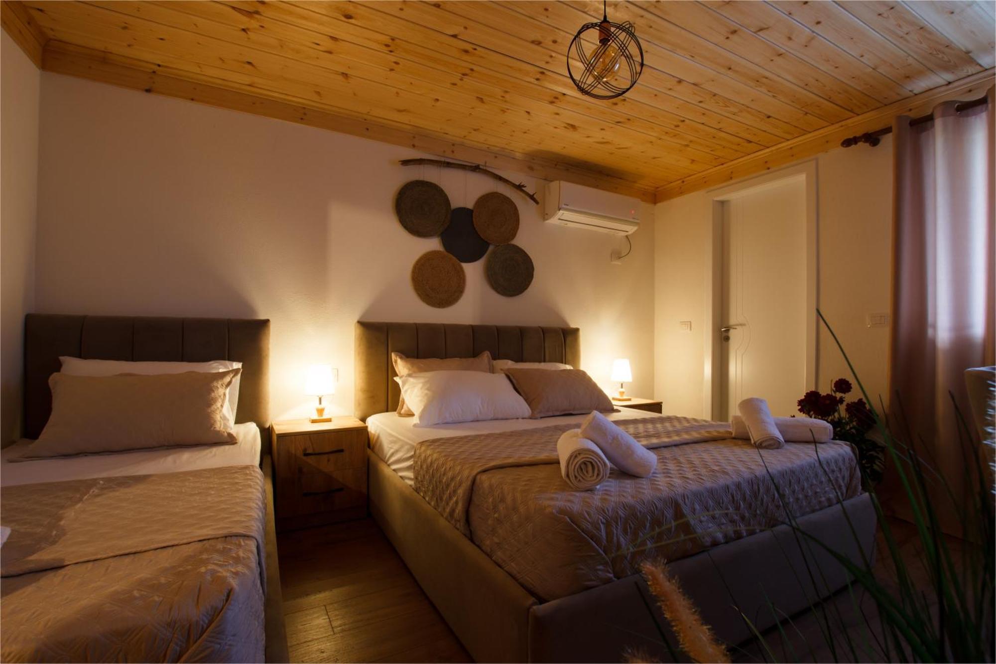 Guva Guest House จีโรคาสเตอร์ ภายนอก รูปภาพ