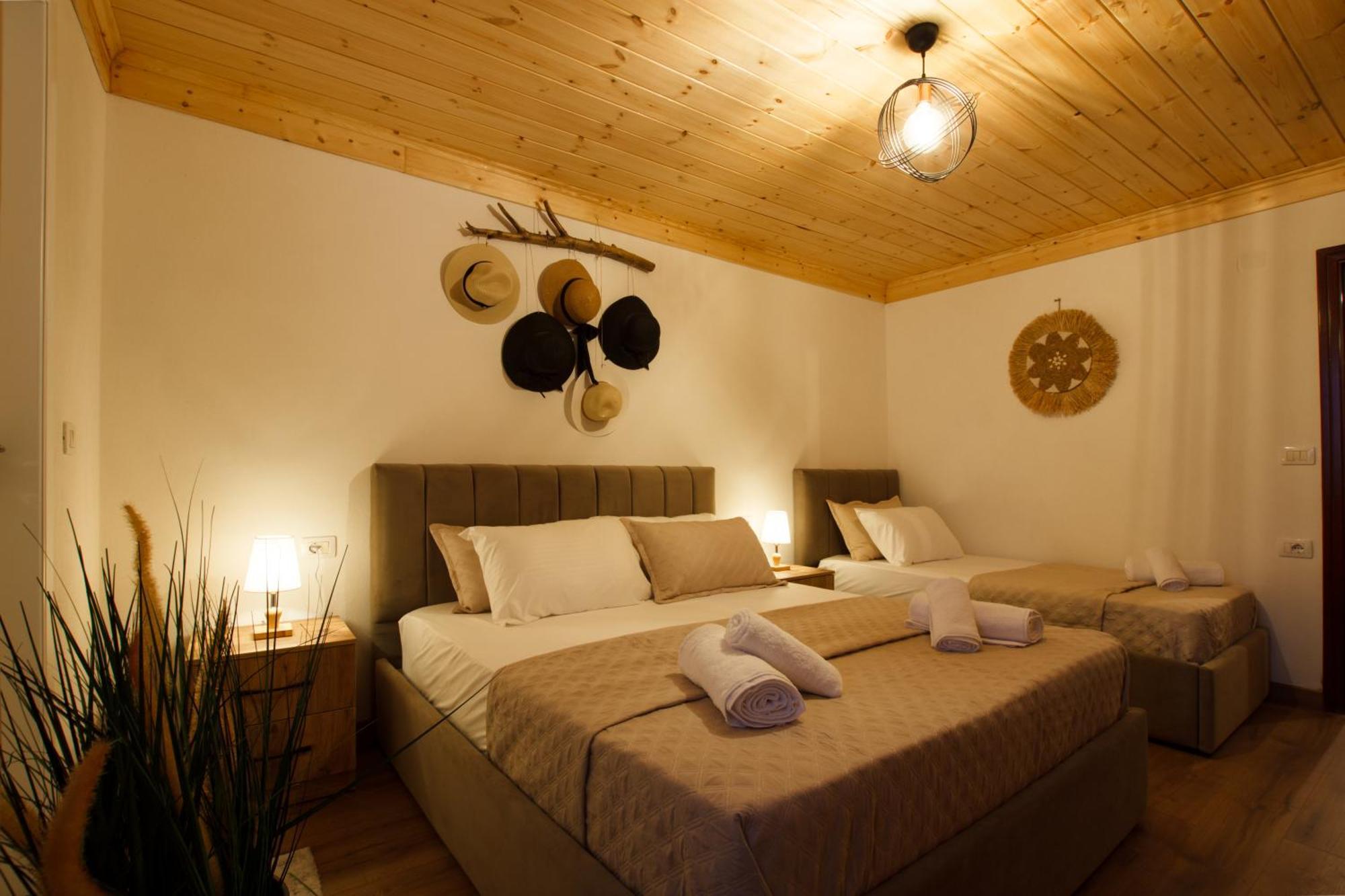 Guva Guest House จีโรคาสเตอร์ ภายนอก รูปภาพ