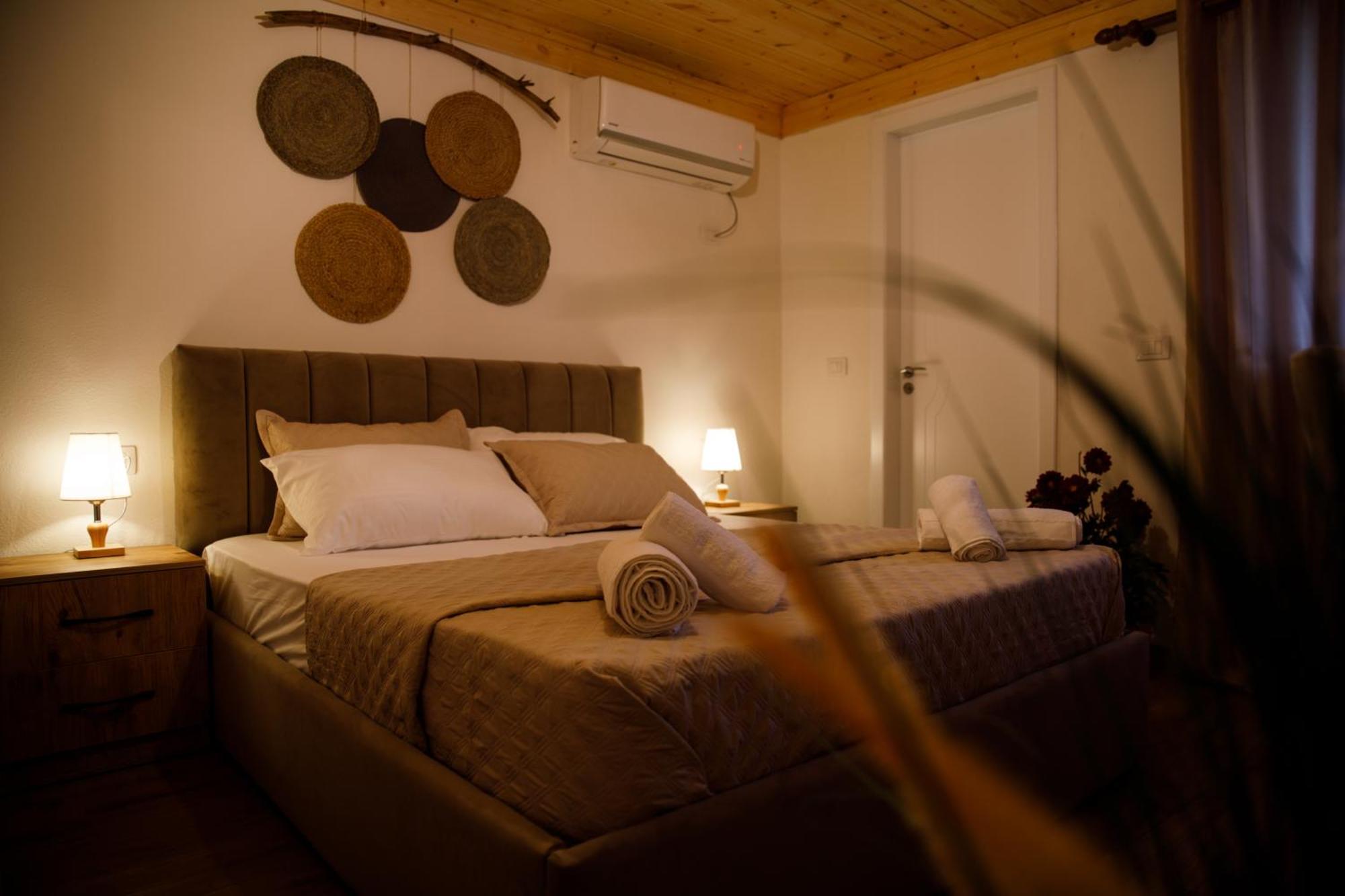 Guva Guest House จีโรคาสเตอร์ ภายนอก รูปภาพ