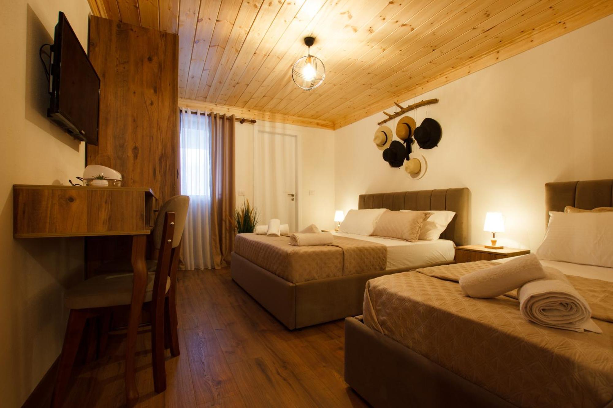 Guva Guest House จีโรคาสเตอร์ ภายนอก รูปภาพ